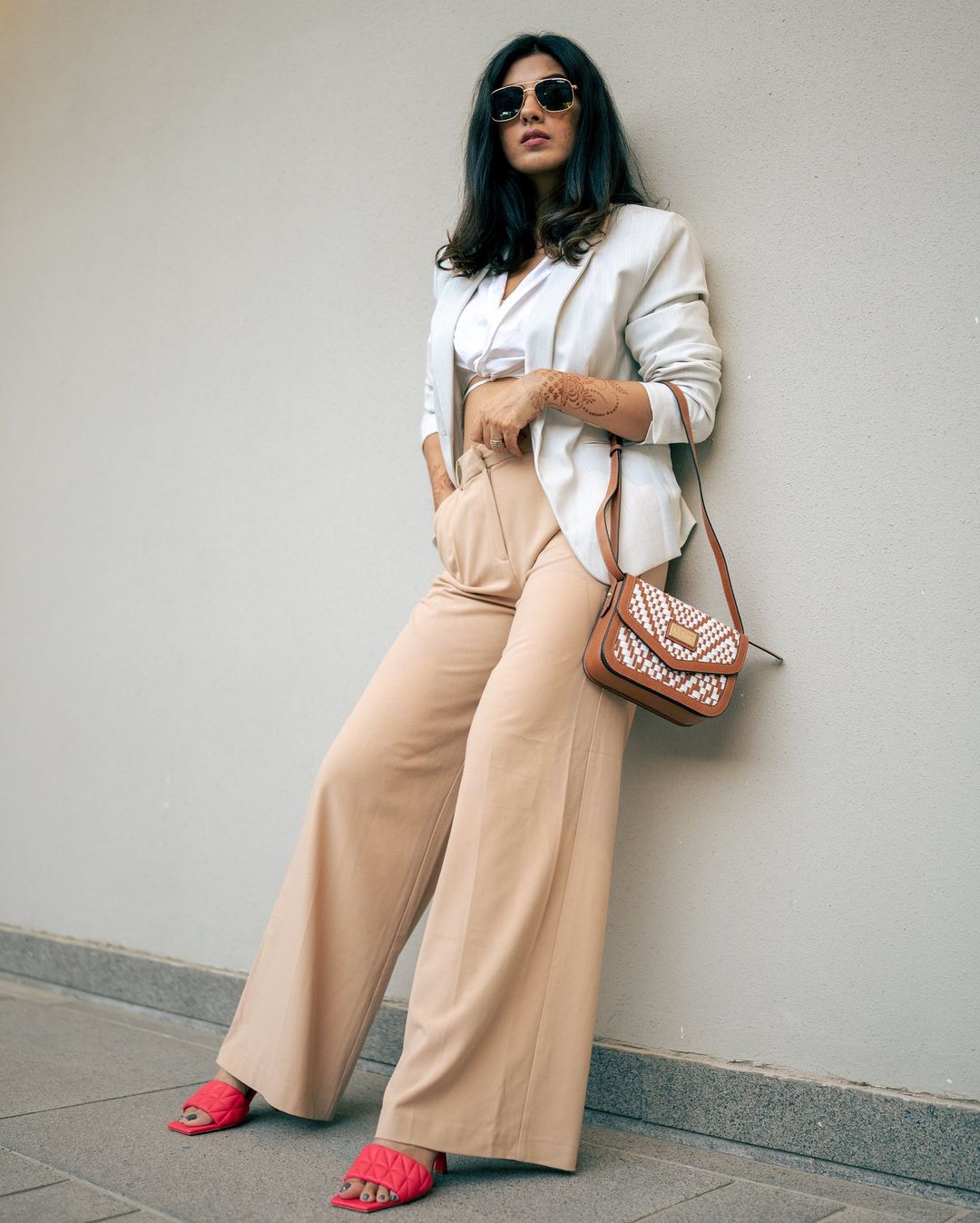#color_tan
