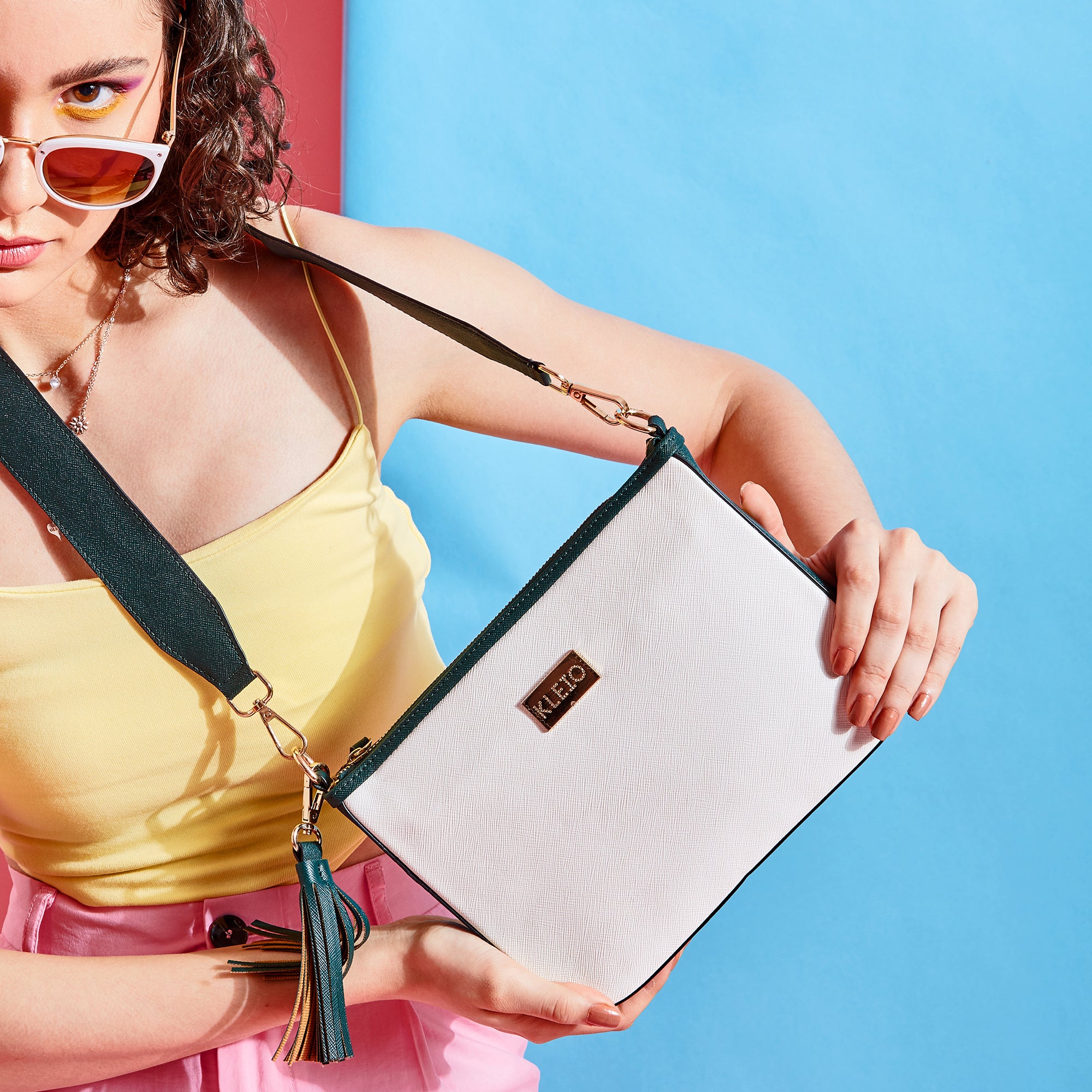 #color_White Dark Green