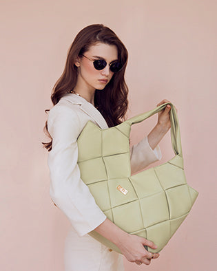 kleio Tote bag
