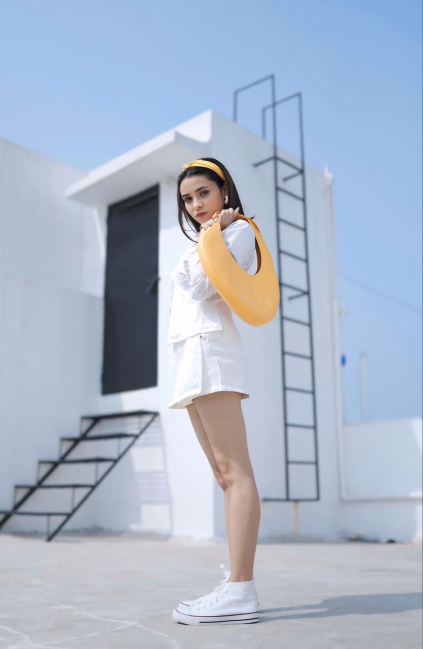 #color_Yellow